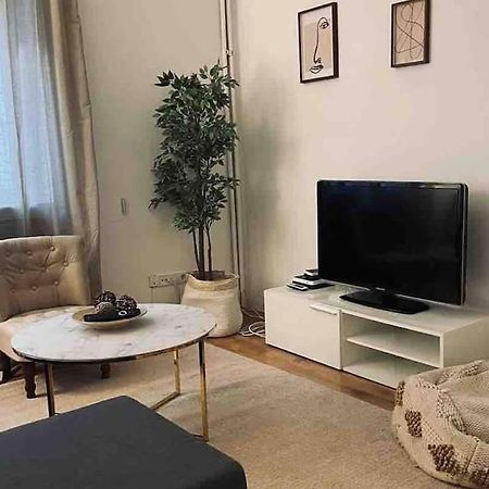 Excelente Piso De 3 Habitaciones En La Latina Madrid Kültér fotó