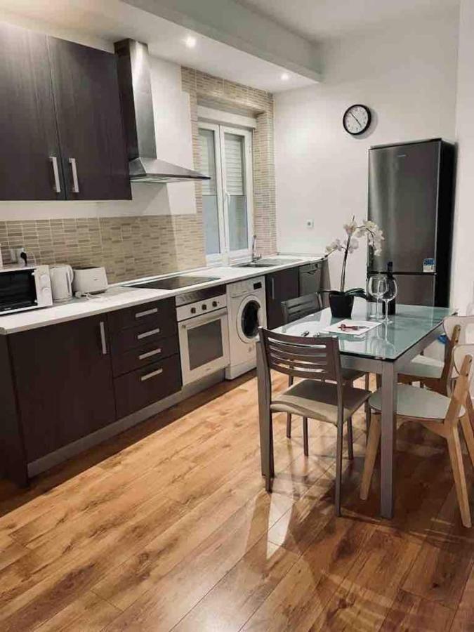 Excelente Piso De 3 Habitaciones En La Latina Madrid Kültér fotó