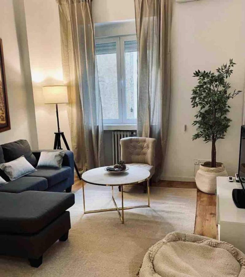 Excelente Piso De 3 Habitaciones En La Latina Madrid Kültér fotó