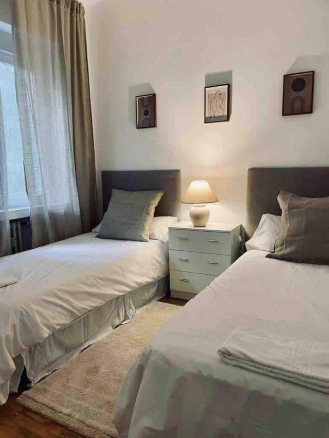 Excelente Piso De 3 Habitaciones En La Latina Madrid Kültér fotó